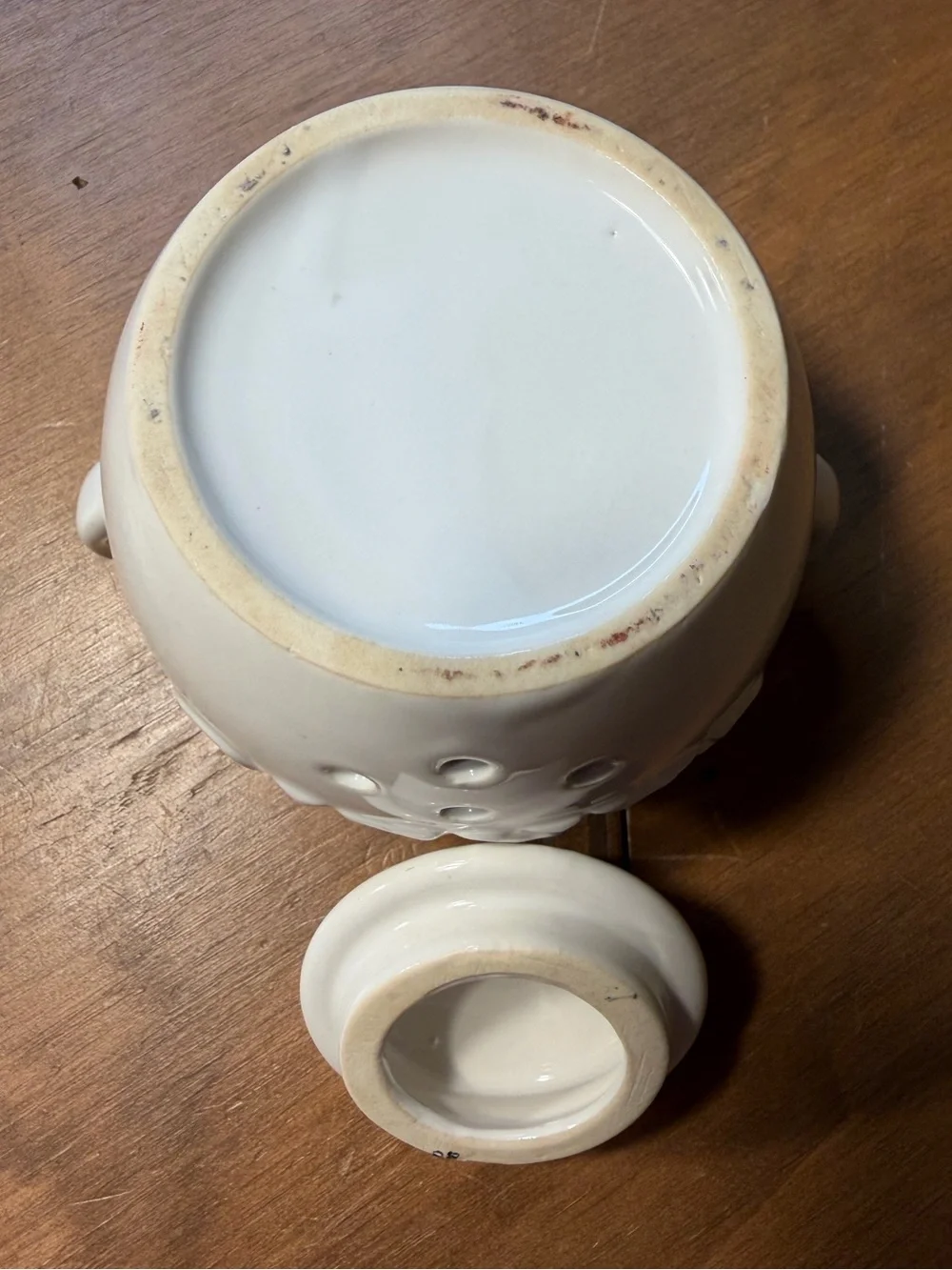 White Ceramic Garlic Keeper with Lid, Aeration Holes & Handles 4.5
